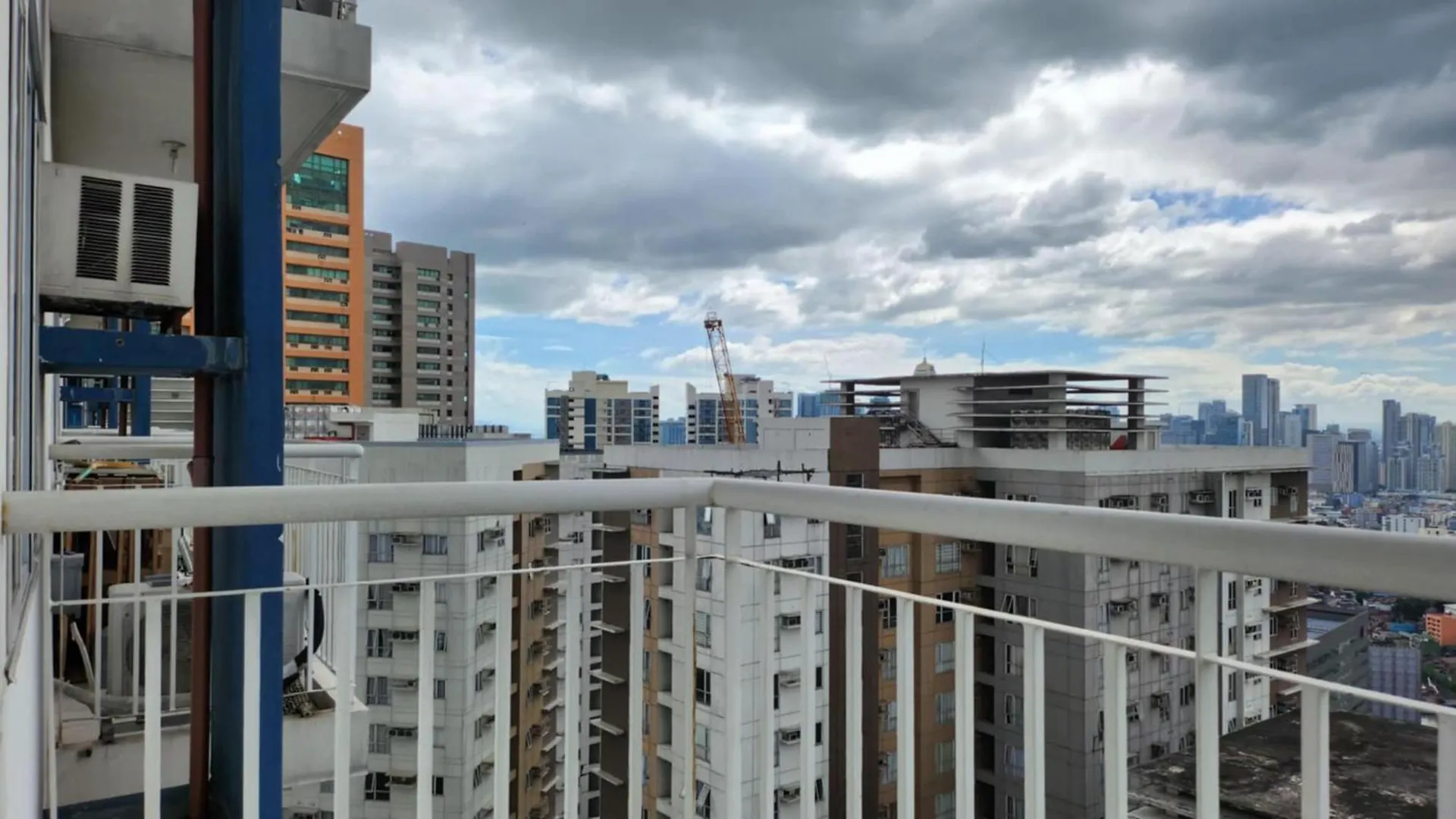Smdc Light Residences Condominium Manila Aparthotel